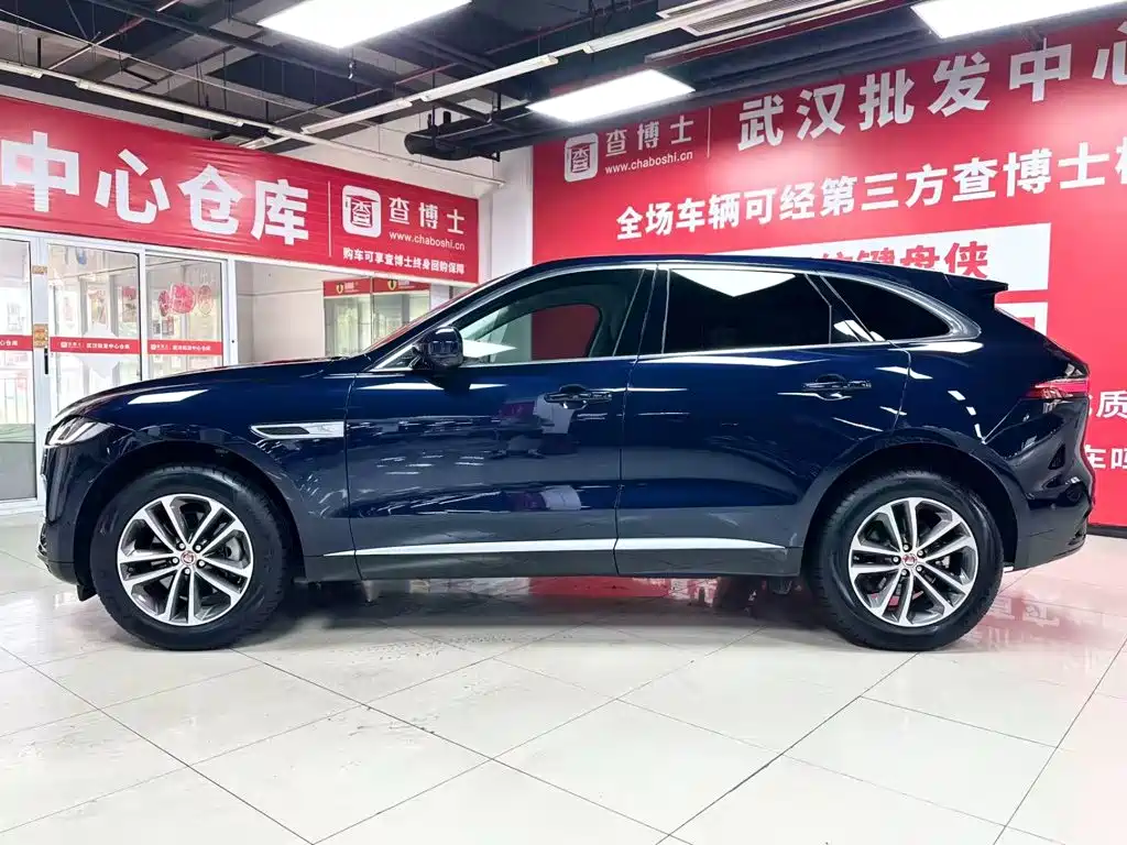 Фото 4 - Jaguar F-PACE
