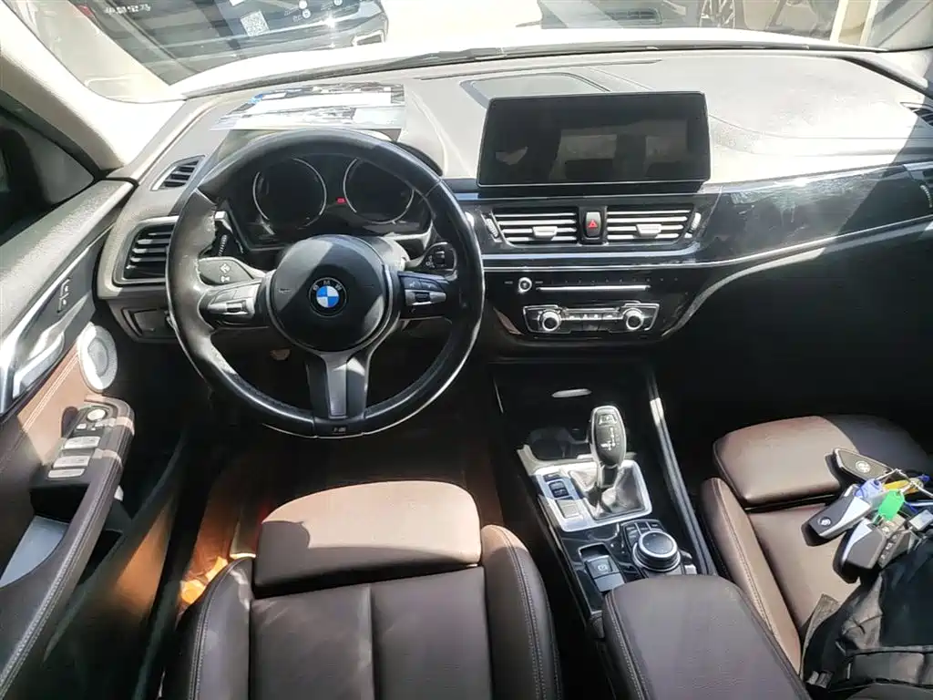 BMW 1-SERIES