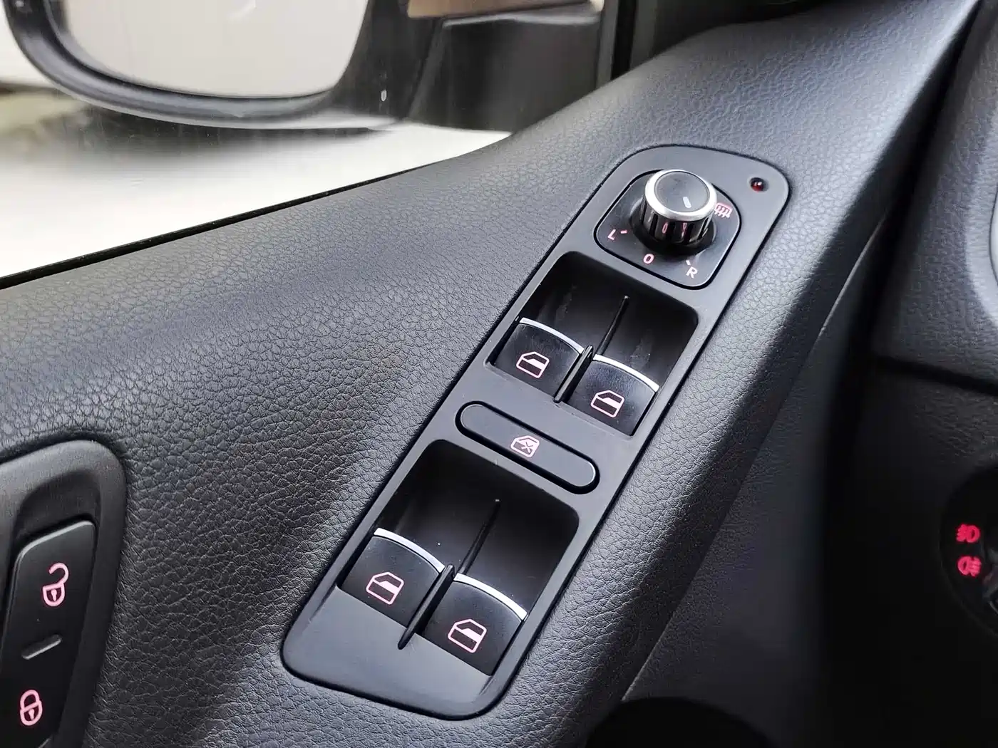 Volkswagen Tiguan 2012 1.8TSI Automatic 2WD Trend Edition фото 16