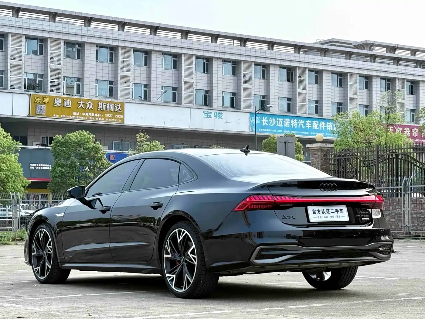 Audi A7L 2024 45 TFSI quattro S-line Black Warrior Edition фото 7