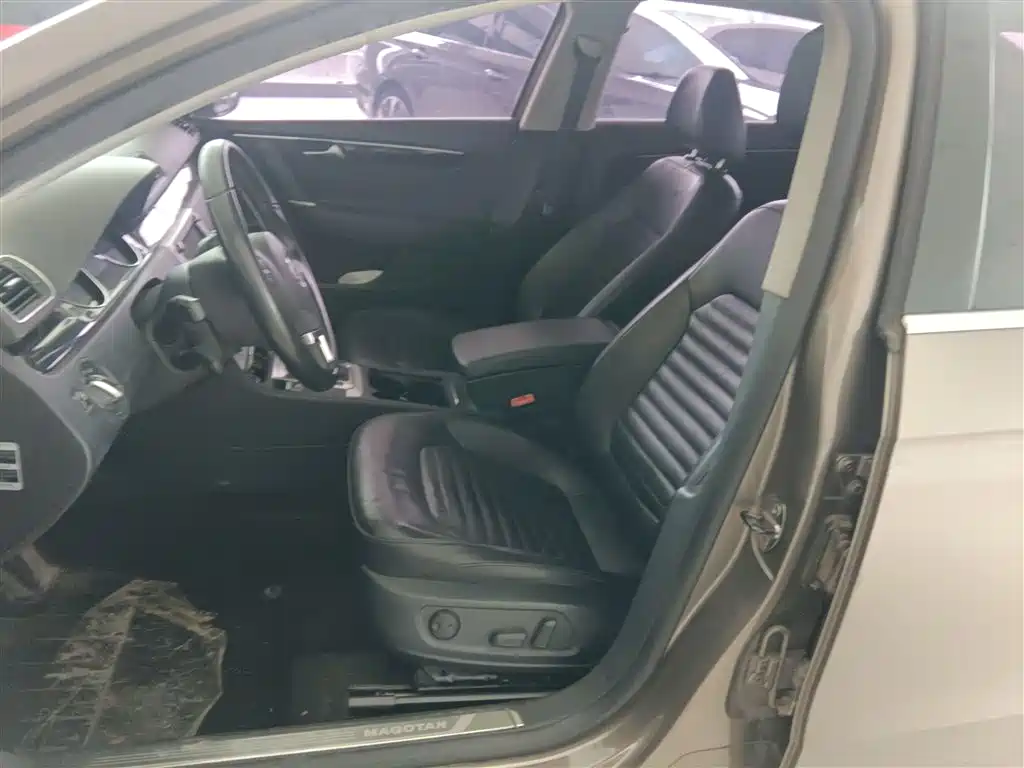 Volkswagen Magotan 2013 1.8TSI Luxury фото 11