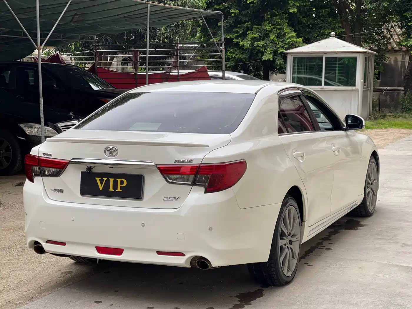 Toyota Reiz 2013 2.5V Premium Edition фото 4