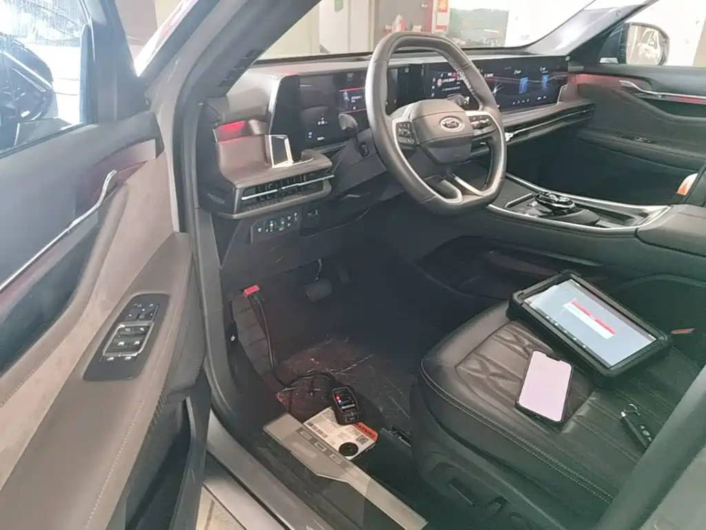 Фото 16 - Ford Edge