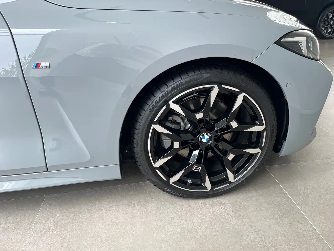 BMW 4 Series 2024 430i Convertible M Sport Shadow Edition фото 5