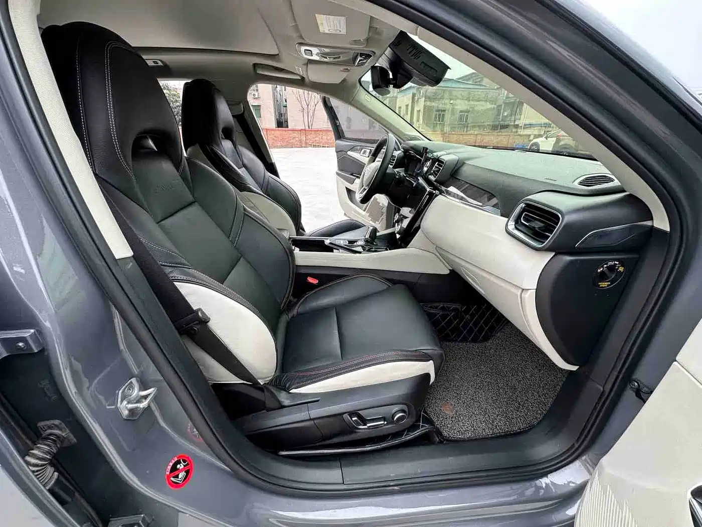 Lynk & Co 02 2018 Model 1.5T DCT 2WD Yao Pro Edition China V фото 7