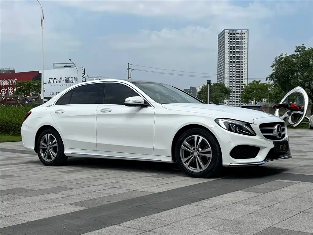 Mercedes-Benz C-Class 2017 Facelift C 200 L Sport Edition фото 3