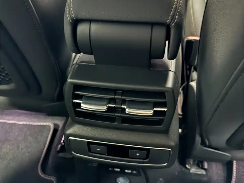 Audi Q4 e-tron 2023 40 e-tron Innovation Edition фото 12