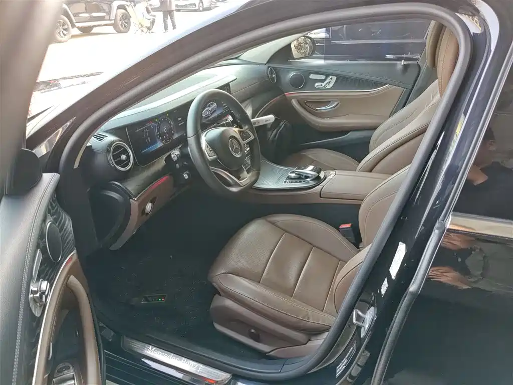 Mercedes-Benz E-Class 2018 E 300 L Sport Luxury фото 16
