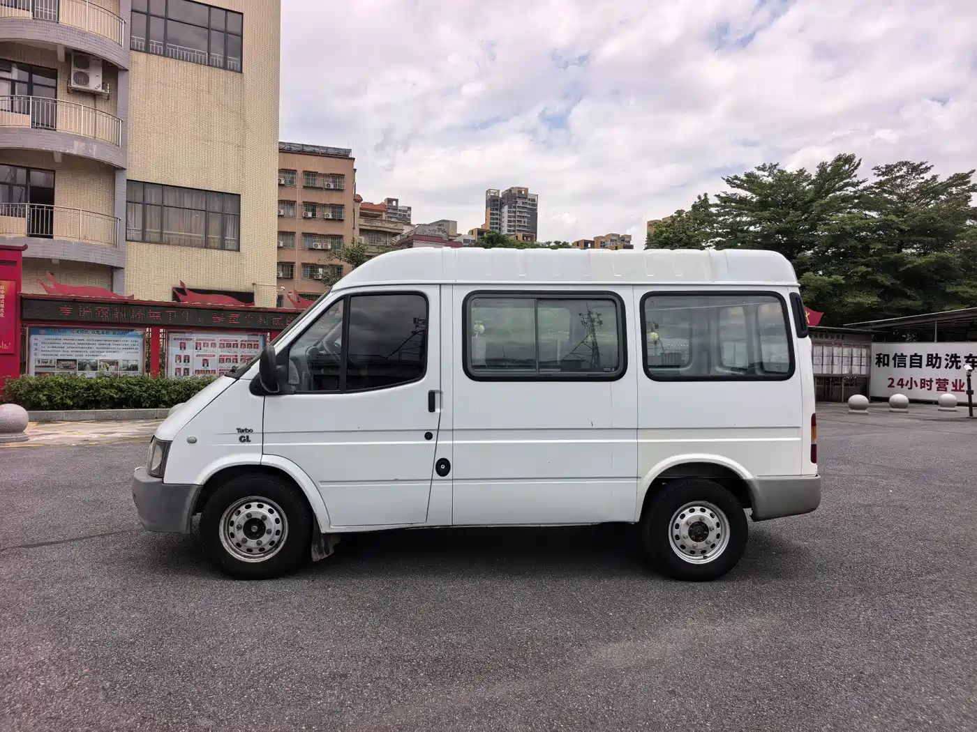 Ford Classic Transit 2016 2016 Model 2.8T Diesel Short Wheelbase 6-Seat Medium Roof Multi-Purpose Vehicle JX493ZLQ4