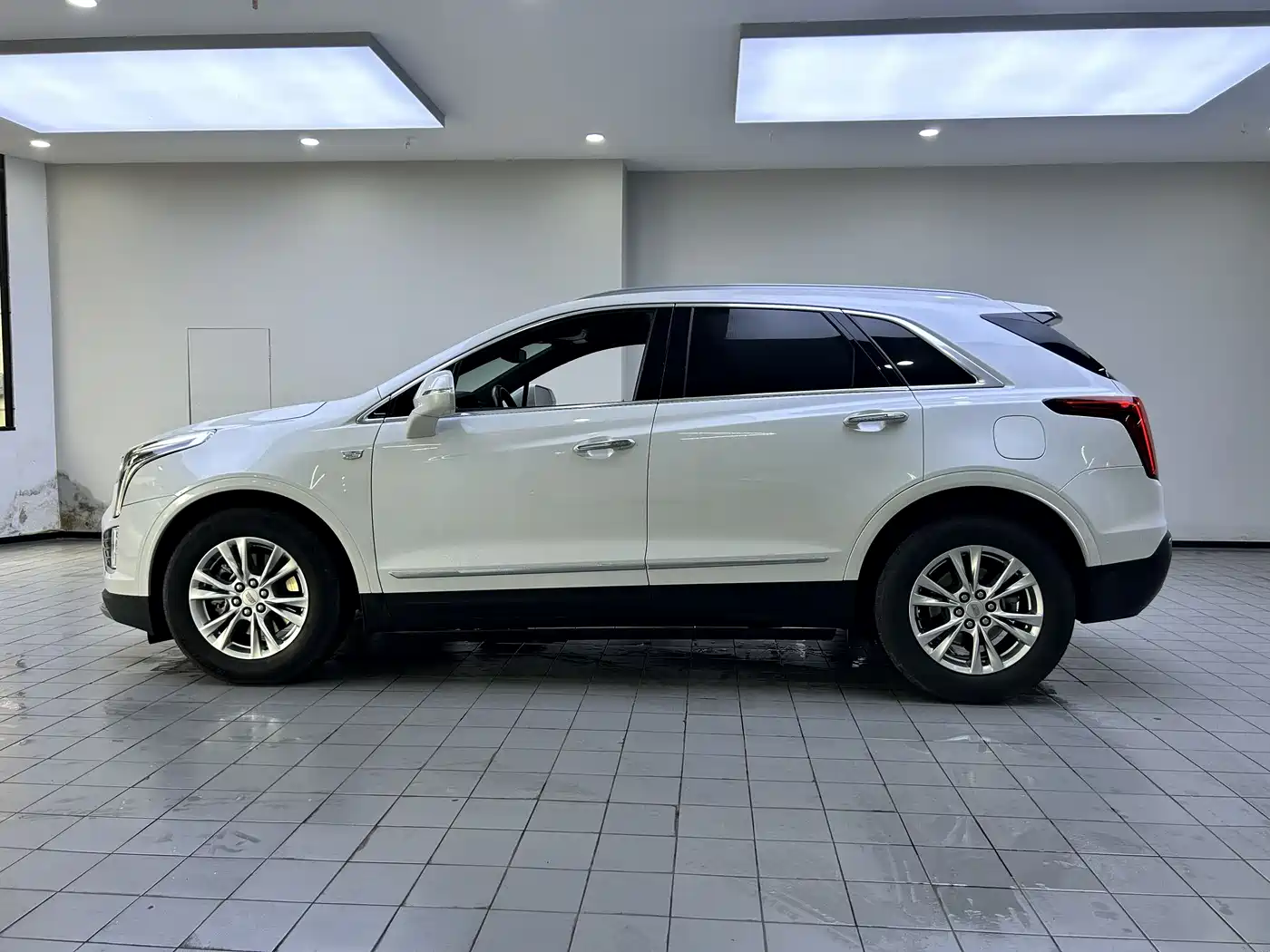 Cadillac XT5 2022 2.0T 2WD Luxury фото 9