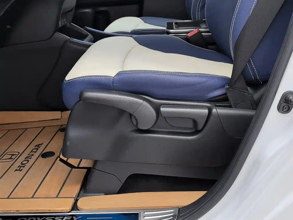 Honda Odyssey 2021 2.0L Sharp Premium Edition фото 20