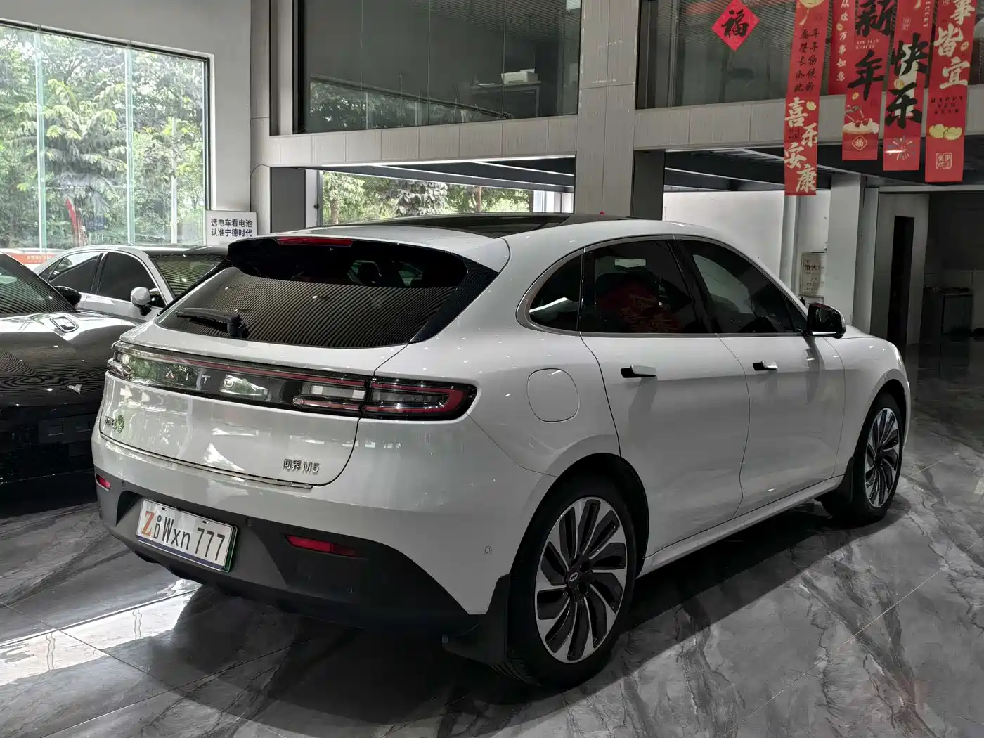 AITO Wenjie AITO M5 2022 Extended Range AWD Flagship фото 28