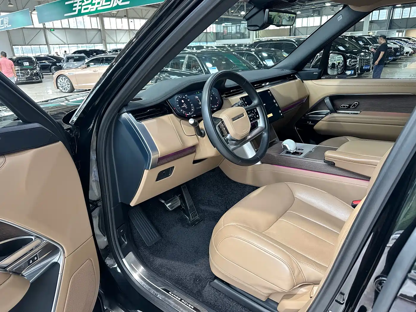 Land Rover Range Rover 2025 2025 3.0 L6 400PS Flourishing Era Extended Wheelbase