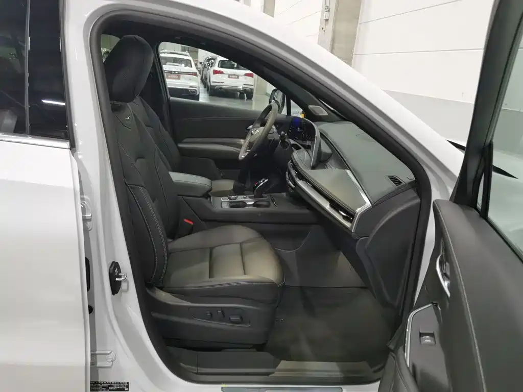 Cadillac XT4 2026 2024 Facelift 28T 2WD Luxury