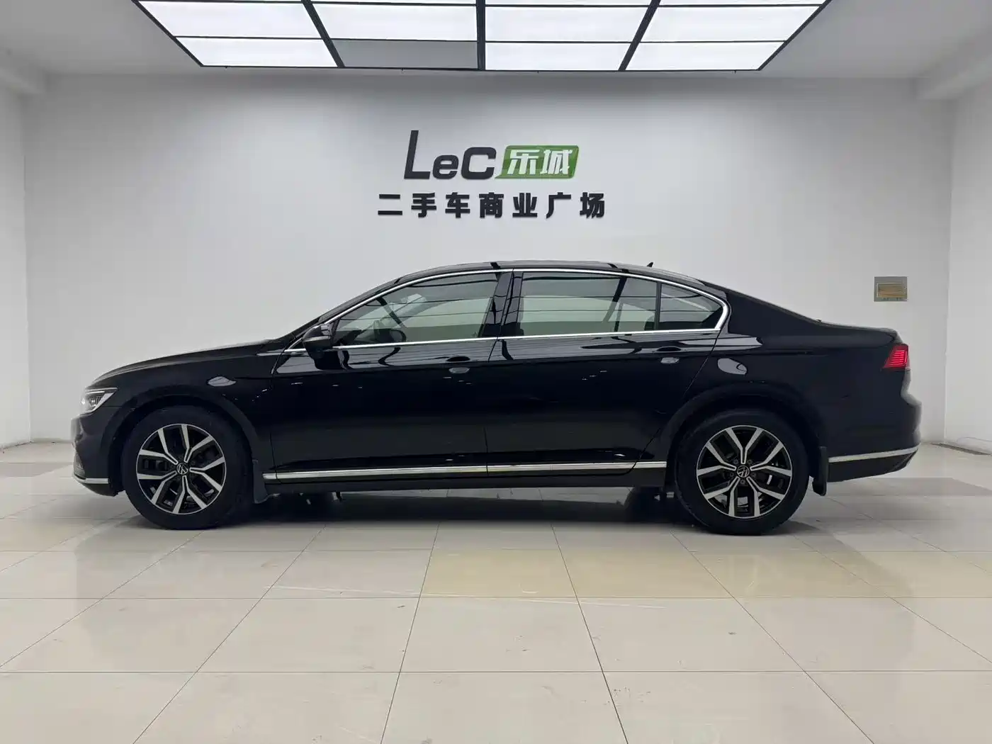 Volkswagen Magotan 2020 330TSI DSG Leading фото 9
