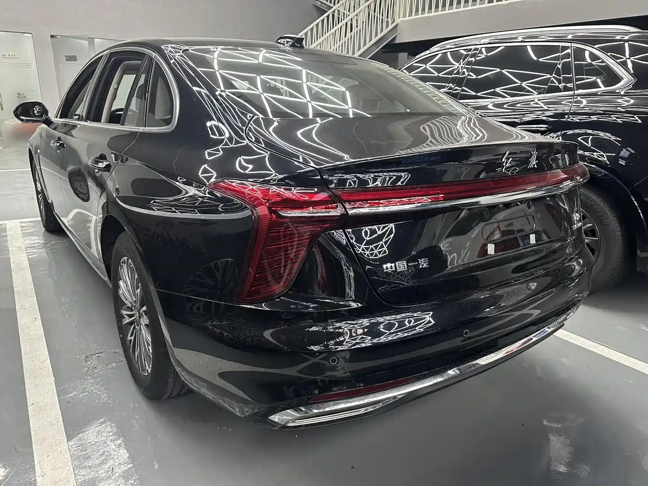 Hongqi H5 2025 1.5T DCT Flag Rhythm 500,000 Units Memorial Edition фото 12