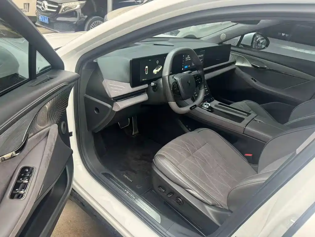 Voyah Passion 2023 2023 4WD Flagship Edition