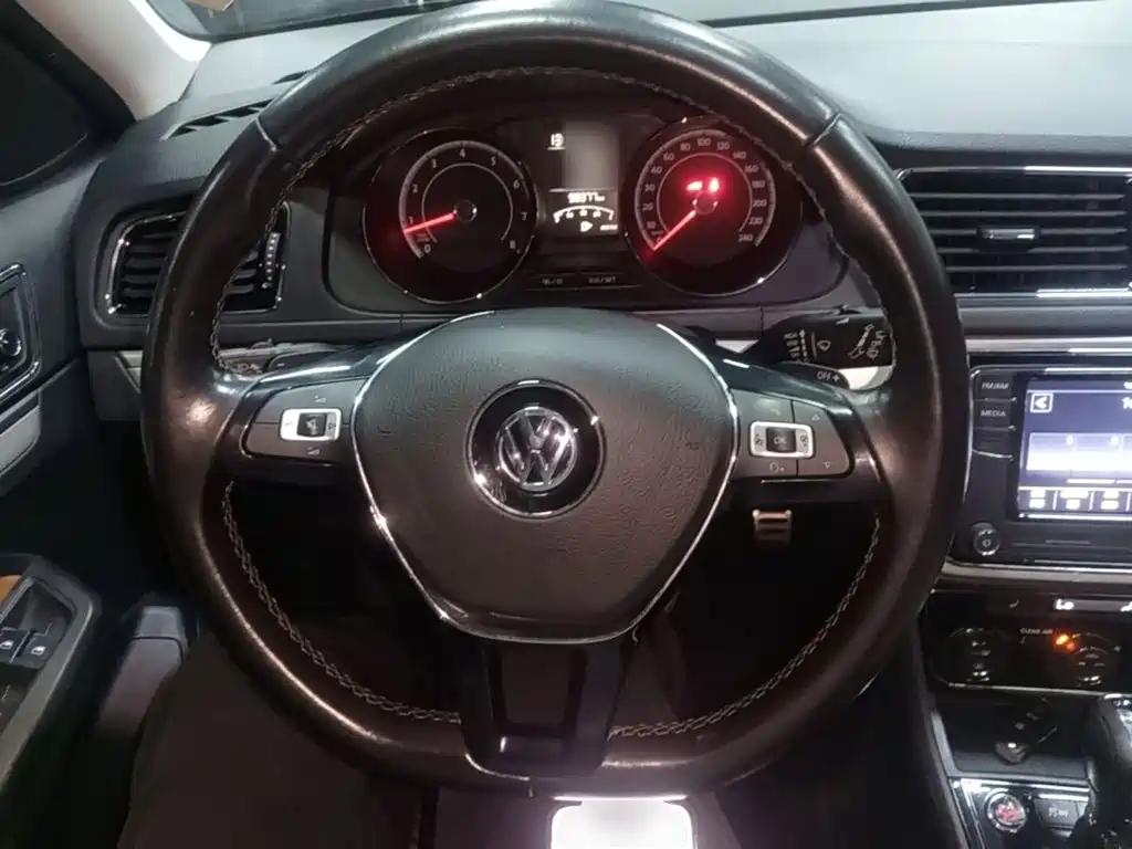 Volkswagen Gran Lavida 2017 2017 230TSI DSG Luxury Edition