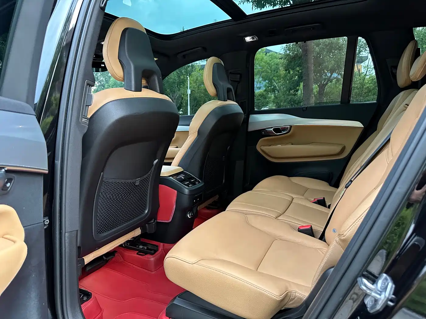 Фото 6 - Volvo XC90
