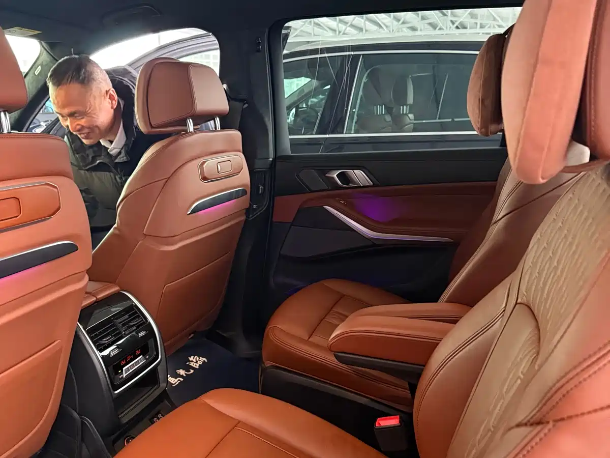 BMW X7 2023 xDrive40i Exclusive M Sport Package фото 10