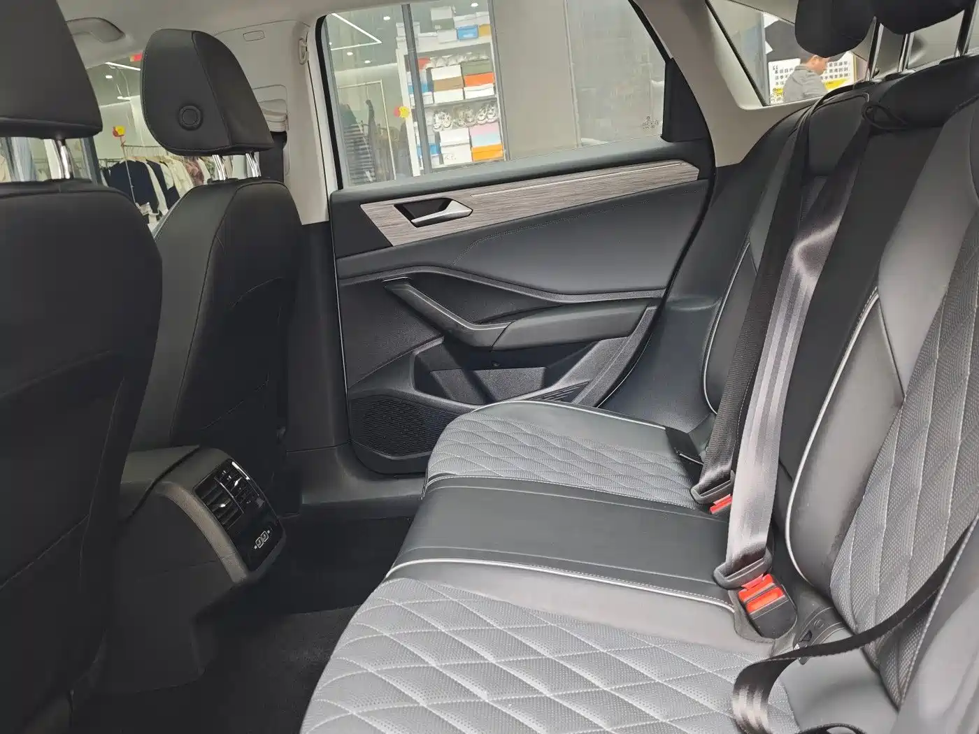 Volkswagen Sagitar 2024 300TSI DSG Surpass Edition фото 6