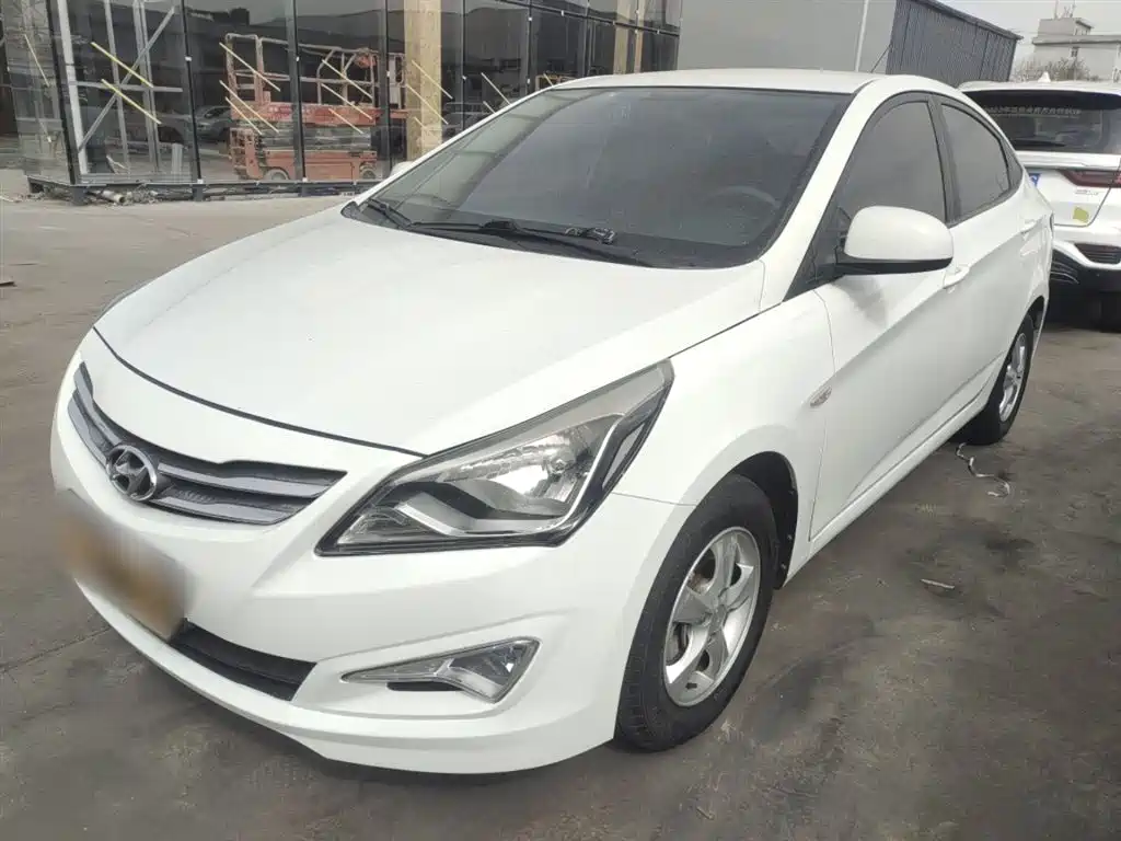 Hyundai Verna 2014 1.4L Automatic Smart GLS фото 2