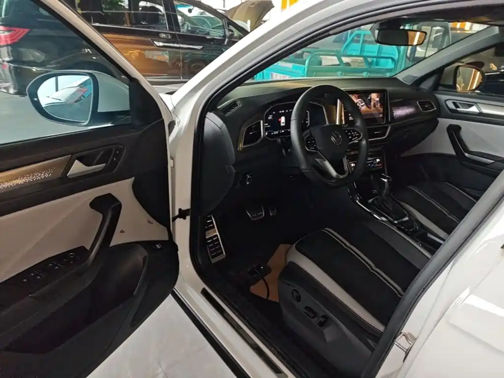 Volkswagen T-Roc, миниатюра 16