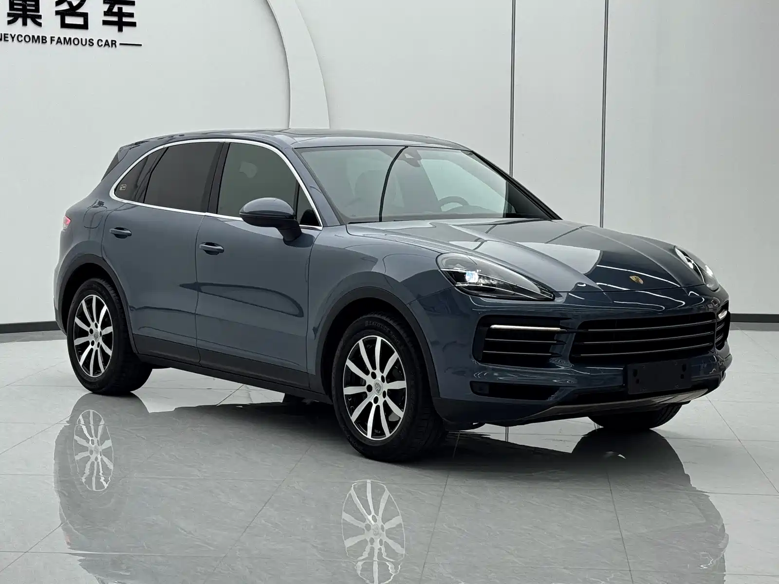 Фото 2 - Porsche Cayenne
