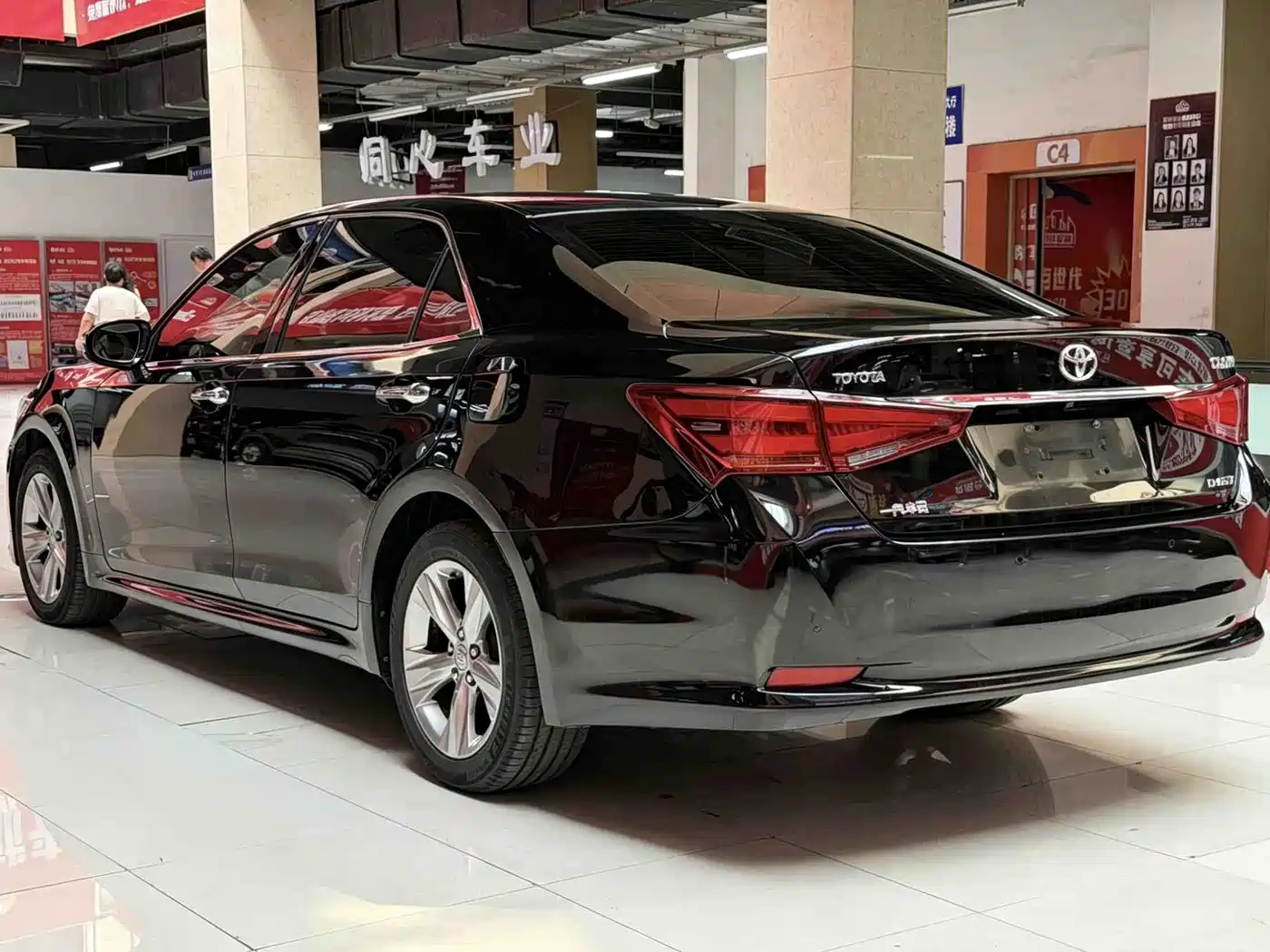 Toyota Crown 2015 2.0T Fashion фото 24