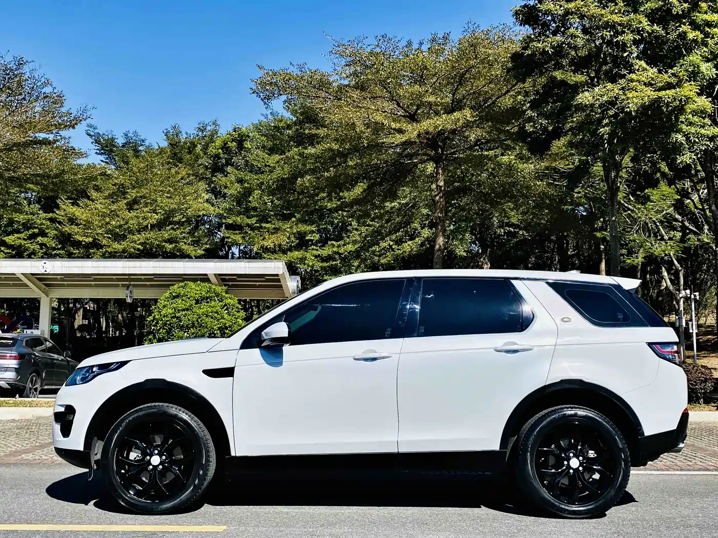 Land Rover Discovery Sport 2018 240PS HSE Edition фото 4