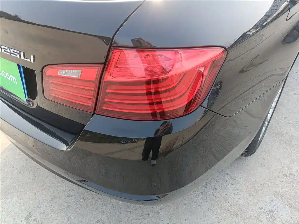 BMW 5 Series 2014 525Li Leading фото 8