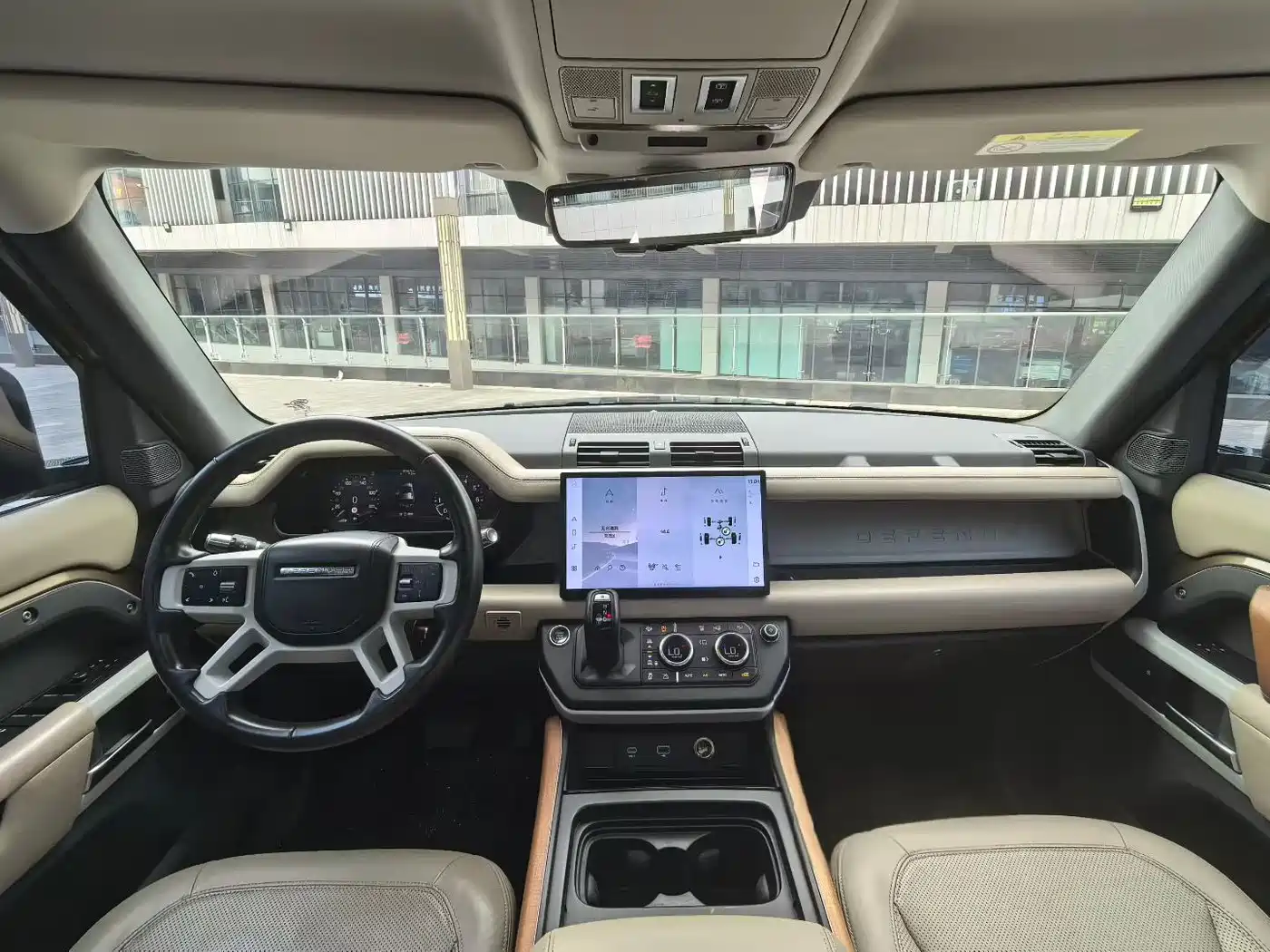 Land Rover Defender 2020 Model 110 P400 HSE фото 5