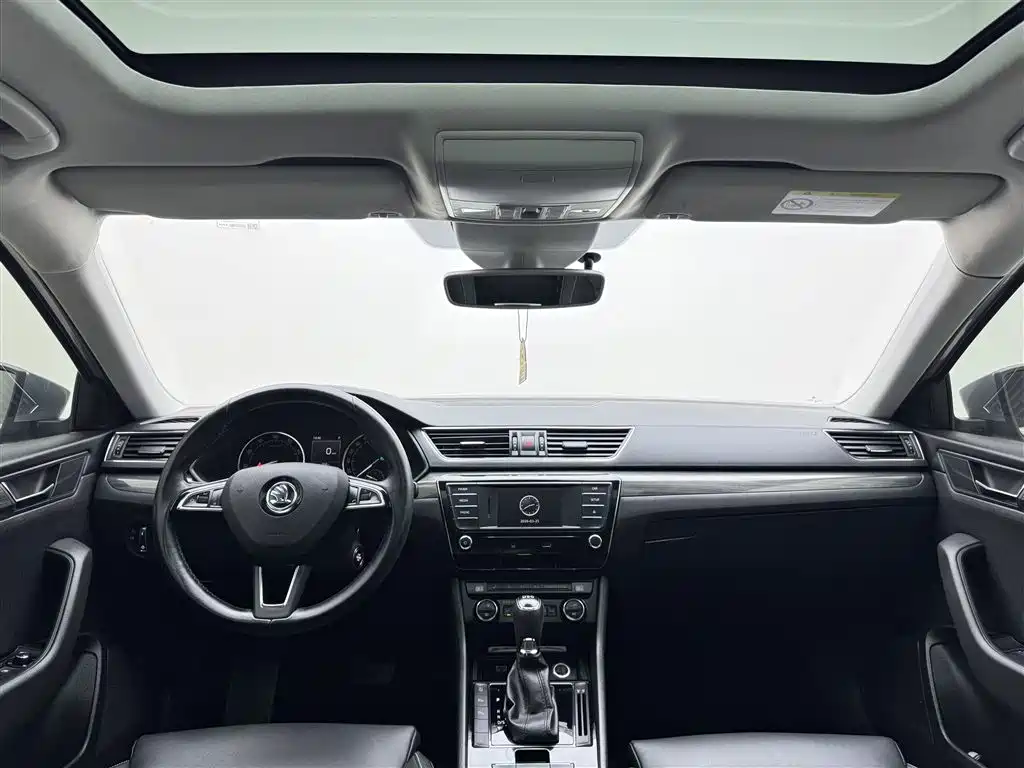 Škoda Superb 2016 TSI330 DSG Smart Edition фото 12