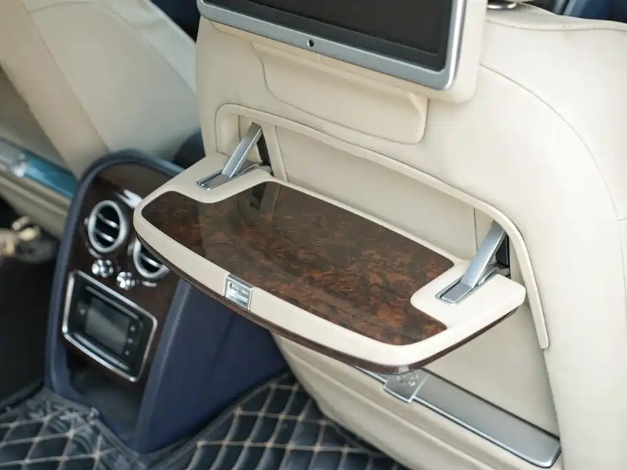 Фото 17 - Bentley Flying Spur