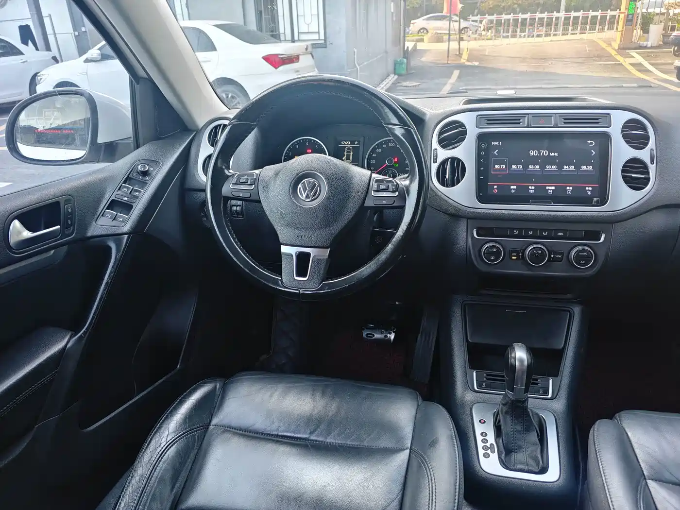 Фото 9 - Volkswagen Tiguan