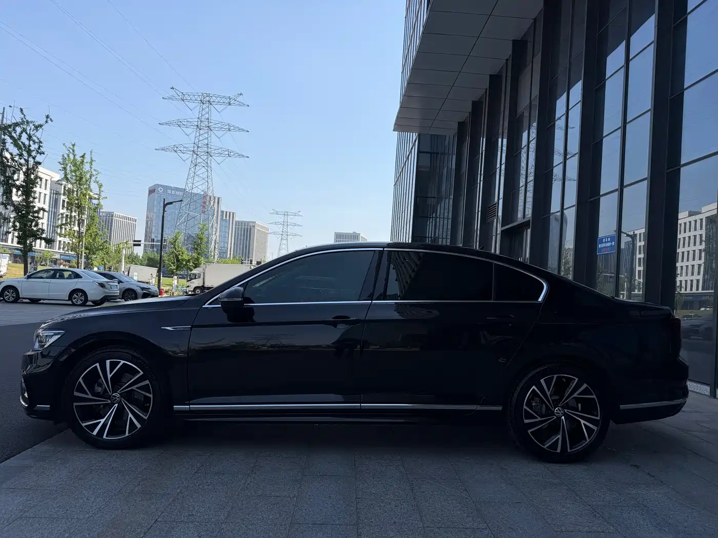 Volkswagen Magotan 2023 Model 2 Million Commemorative Edition 330TSI DSG Luxury фото 7