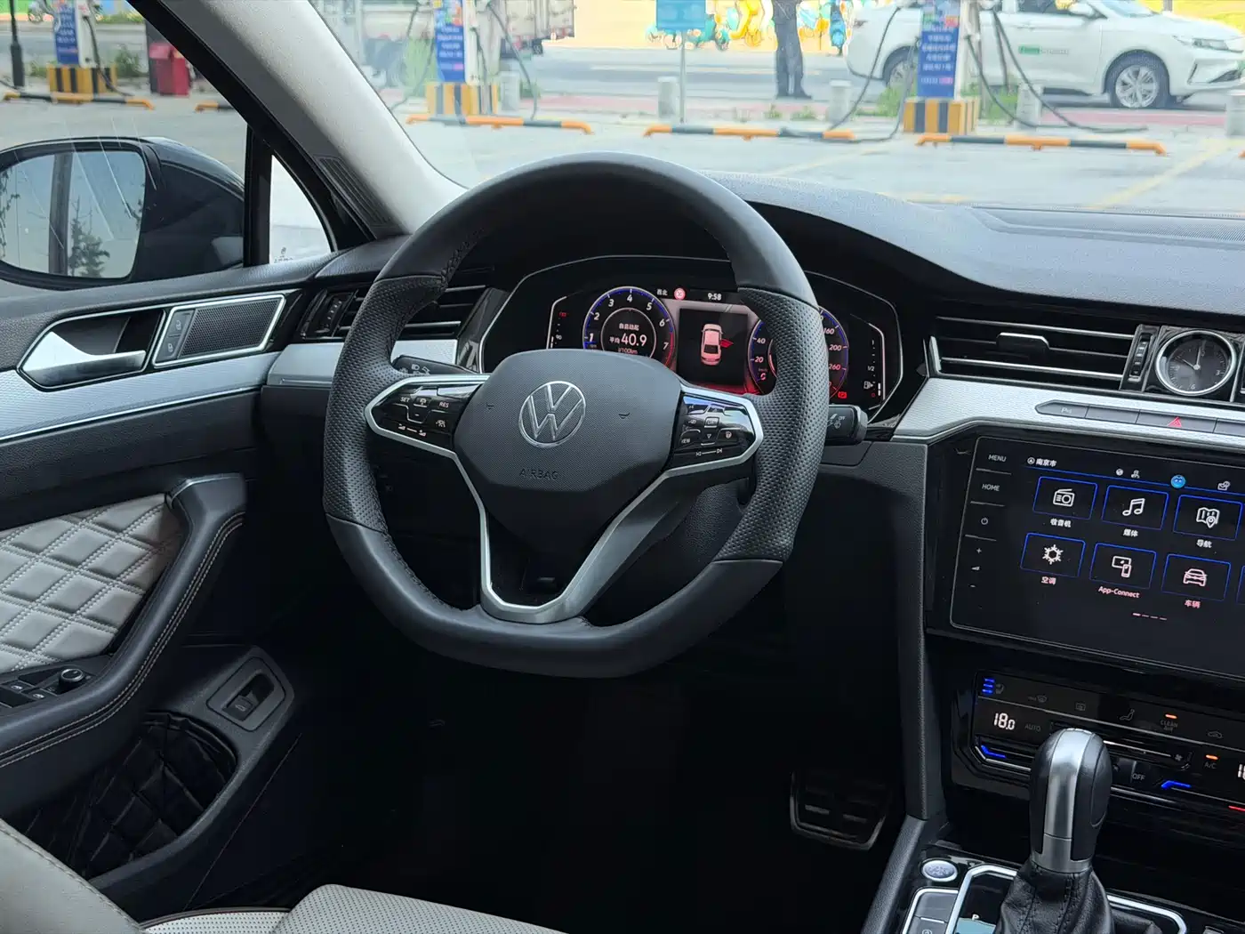 Volkswagen Magotan 2023 Model 2 Million Commemorative Edition 330TSI DSG Luxury фото 19