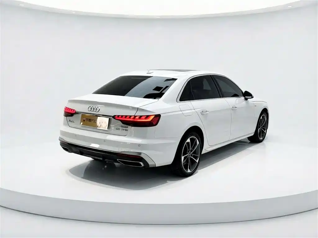 Audi A4L 2022 40 TFSI Fashion Dynamic фото 15