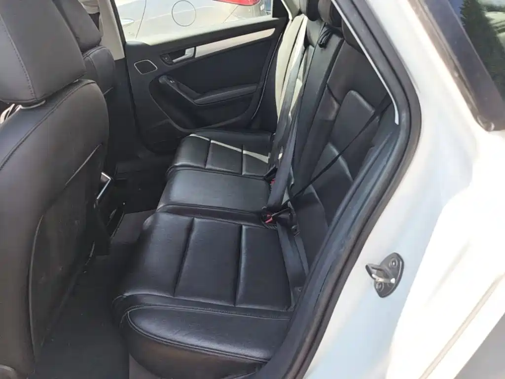 Photo 17 - Audi A4L