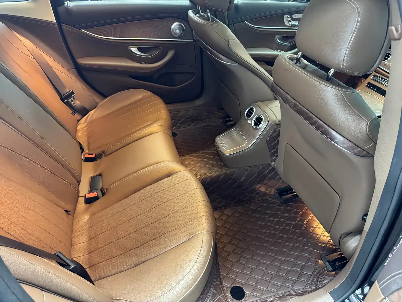 Mercedes-Benz E-Class 2020 E 300 L Fashion фото 9