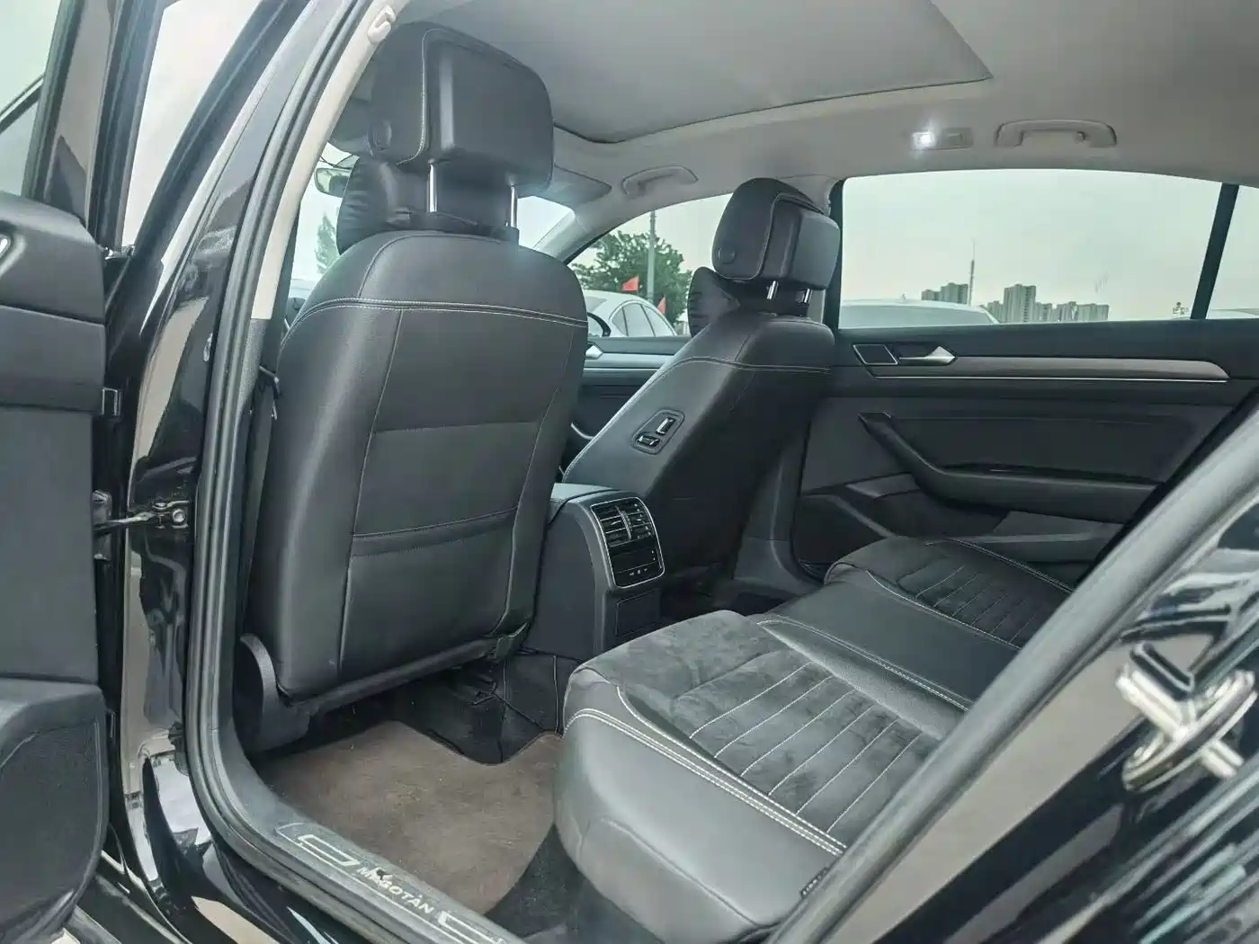 Volkswagen Magotan 2020 330TSI DSG Luxury фото 4