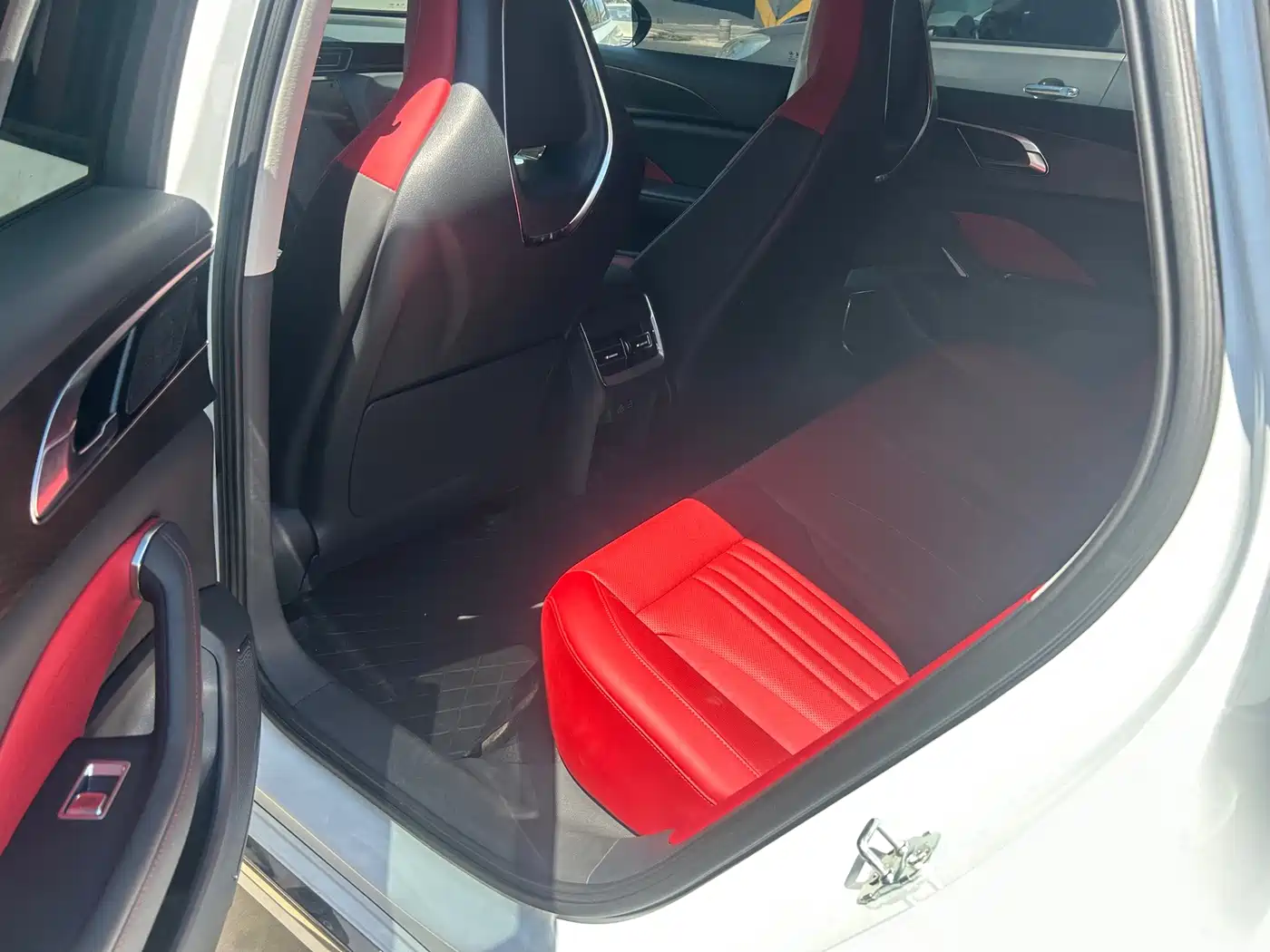 Hongqi H6 2024 2023 2.0T Elegance Edition