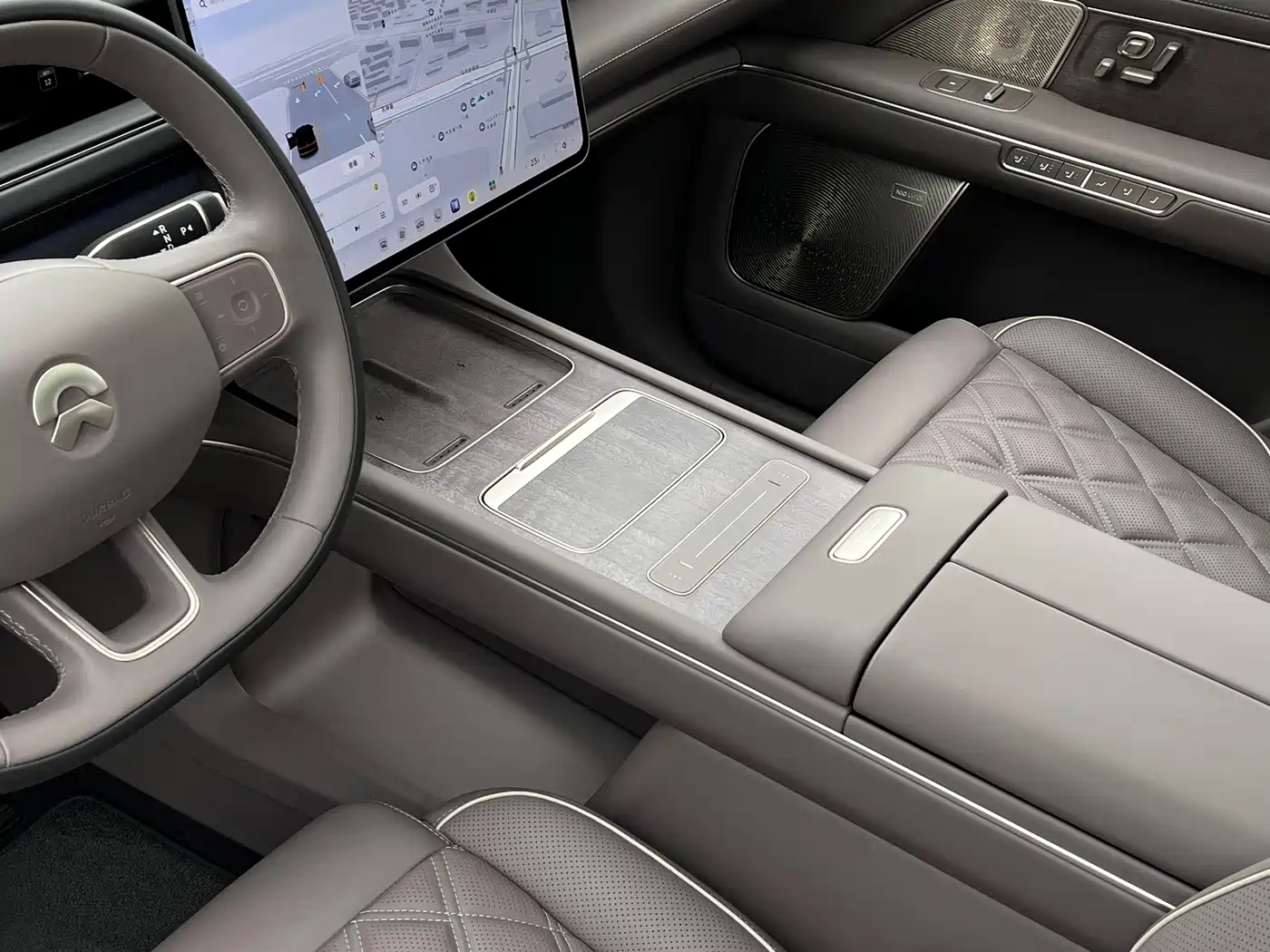 NIO ES8 2025 2025 Model 6-Seat Executive Luxury Edition