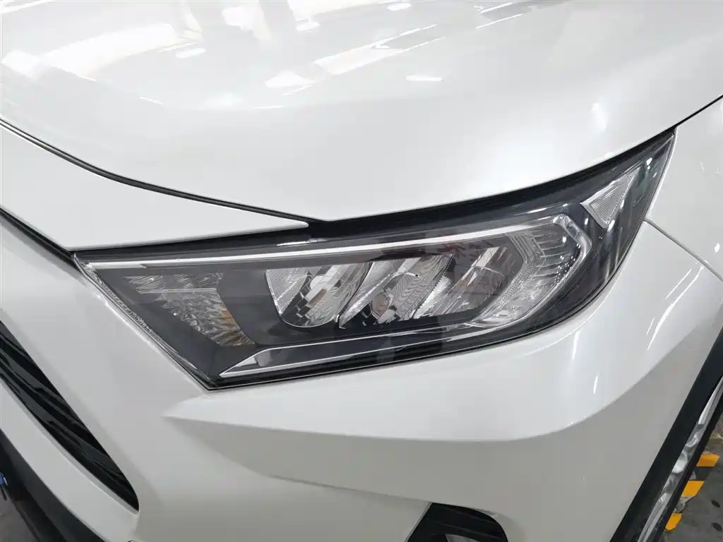 Toyota RAV4 Rongfang 2022 2.0L CVT 2WD Urban Edition фото 7