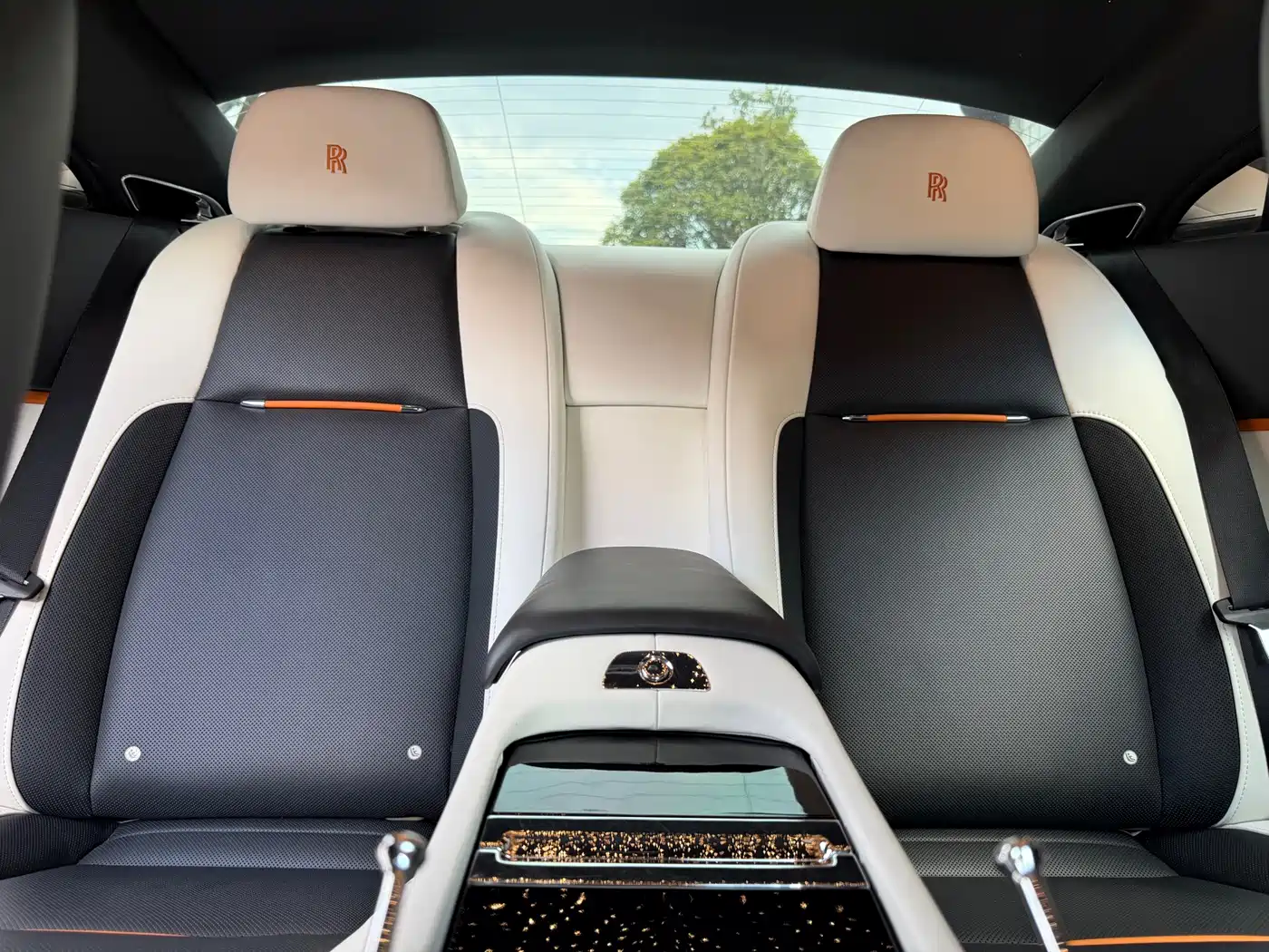 Фото 12 - Rolls-Royce Wraith