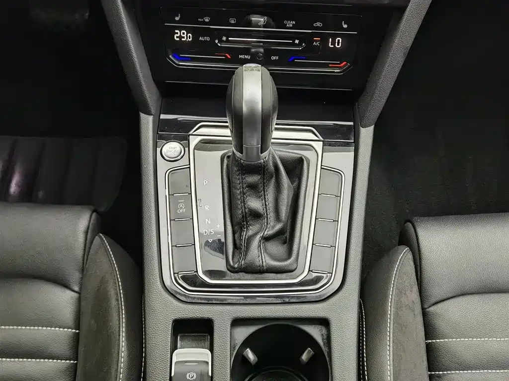 Volkswagen Magotan 2020 330TSI DSG Leading фото 13