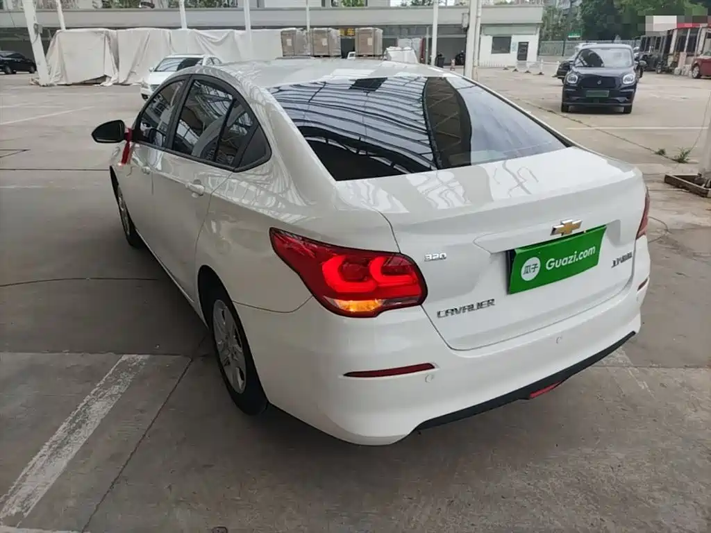 Chevrolet Cavalier 2018 320 Auto Enjoy Sunroof Edition фото 5