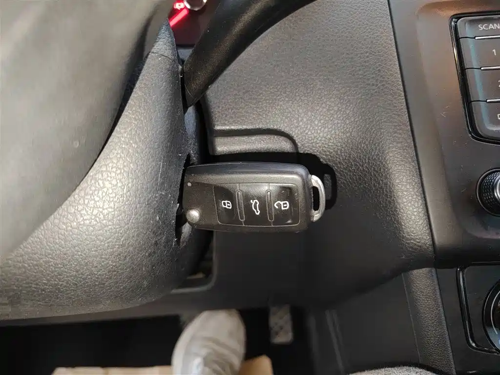 Volkswagen Polo 2016 1.4L Automatic Trend фото 17