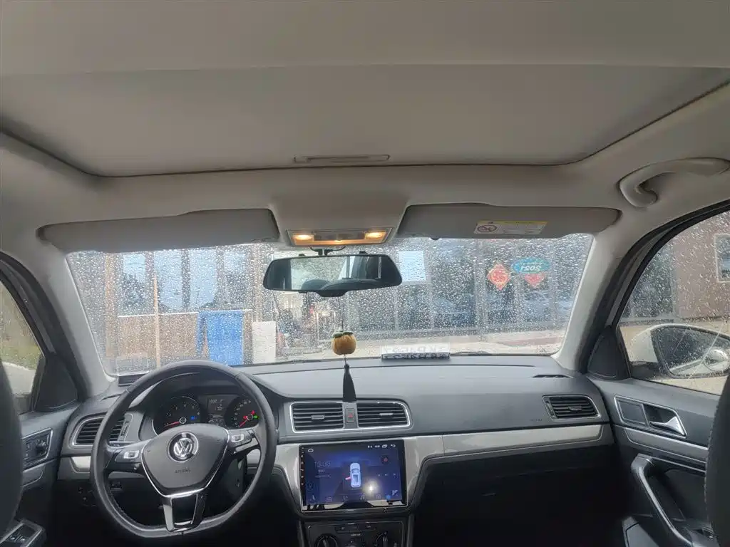Volkswagen Lavida 2017 1.6L Automatic Comfort Edition фото 14