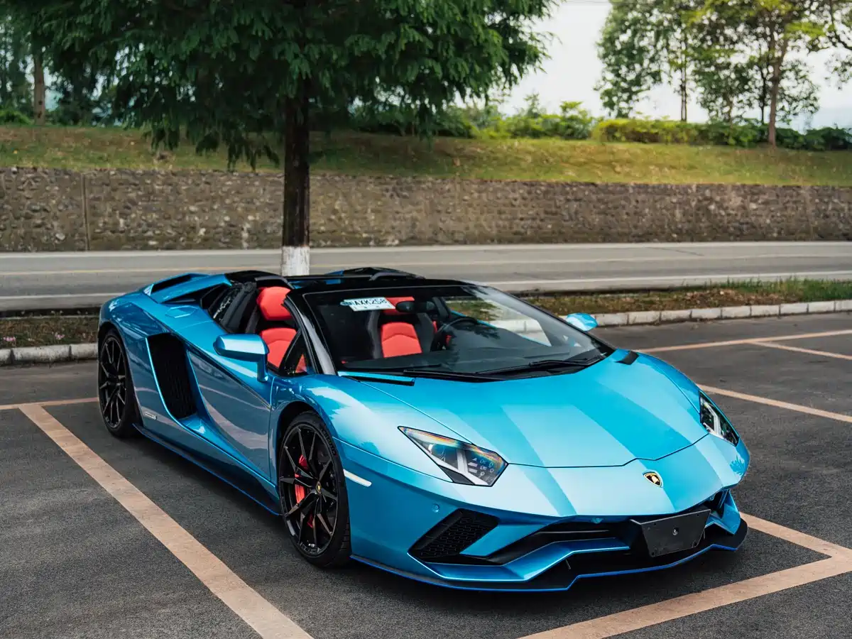 Фото 2 - Lamborghini Aventador